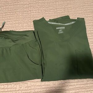 Momentum by maevn. Army green scrub set brand new 2X top 3X bottom